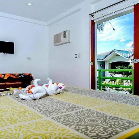 เรดดอร์ซ พลัส แอต ซีเคร็ต การ์เดน โบราไกย์ Hotel Balabag  ภายนอก รูปภาพ