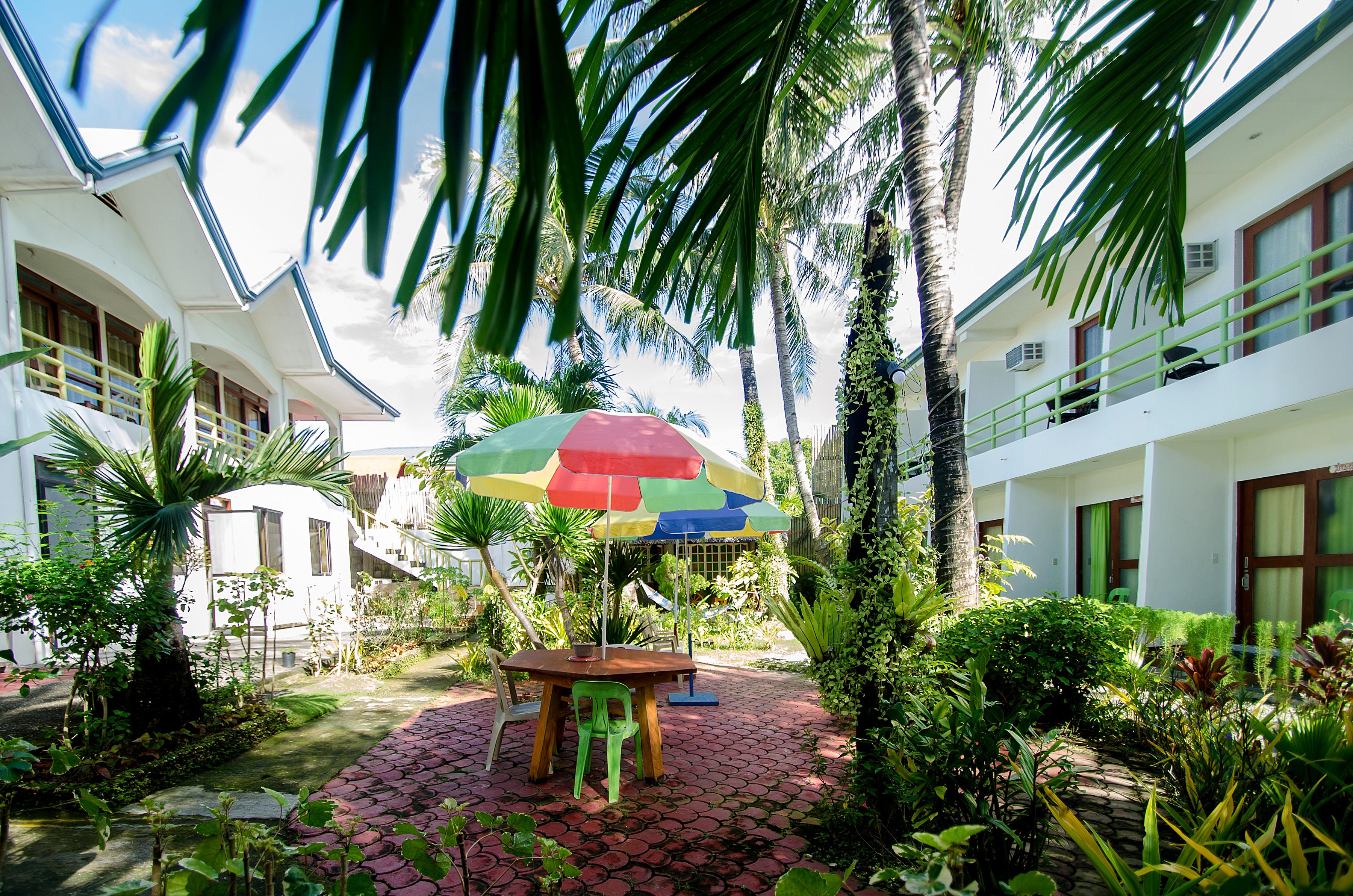 เรดดอร์ซ พลัส แอต ซีเคร็ต การ์เดน โบราไกย์ Hotel Balabag  ภายนอก รูปภาพ