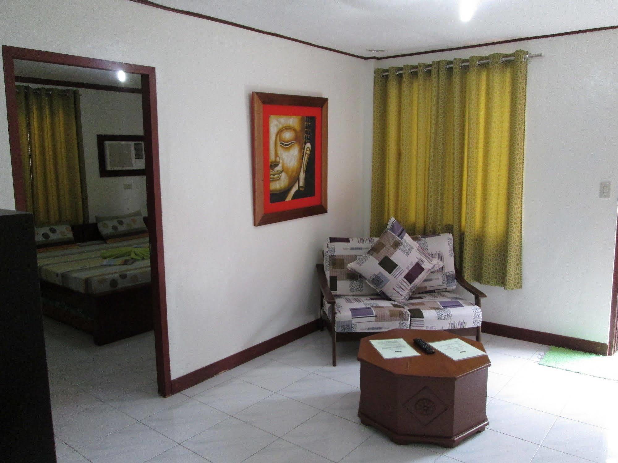 เรดดอร์ซ พลัส แอต ซีเคร็ต การ์เดน โบราไกย์ Hotel Balabag  ภายนอก รูปภาพ